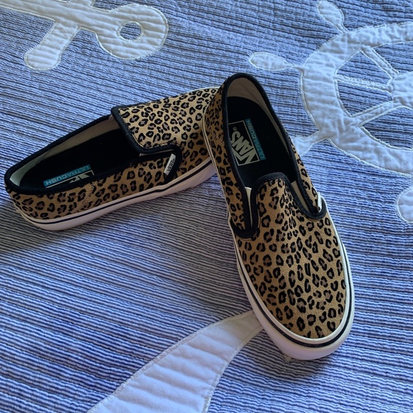 Vans Shoes - Women’s vans slip on leopard Vans Shoes - Women’s vans slip on leopard